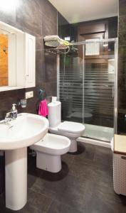 Koupelna v ubytování AG Casa de Aldea Laxe con jardín y playa a 7km