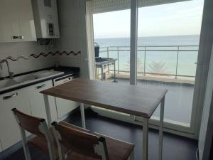 Photo de la galerie de l'établissement Appartement avec une superbe vue mer, à Sousse