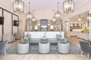 Zona de hol sau recepție la Homewood Suites by Hilton Palm Beach Gardens