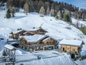 an aerial view of a lodge in the snow at Appartement Plagne 1800, 8 pièces, 15 personnes - FR-1-181-2791 in La Plagne Tarentaise
