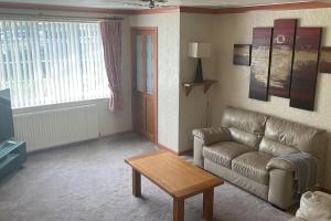 Gallery image of 3 Bed House with Exceptional view in Batley