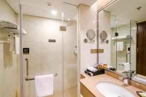 Ein Badezimmer in der Unterkunft 潍坊富华大酒店B座 The Farrington Hotel B
