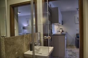 Kúpeľňa v ubytovaní Tartaczna Deluxe Apartments Gdansk