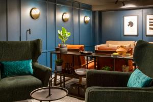 Posezení v ubytování Aparthotel Birmingham + 37 fotografií
