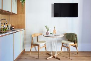 Una cocina o zona de cocina en Turing Locke Cambridge