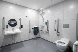 Aparthotel Birmingham的一间浴室