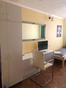 TV a/nebo společenská místnost v ubytování Riverside Motel Jelgava