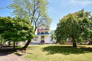 O grădină în afara Kolorowe Balkony Stylowy Apartament SeaView by Rent like home