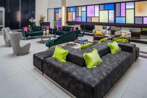 DoubleTree by Hilton Sarasota Bradenton Airport的休息区
