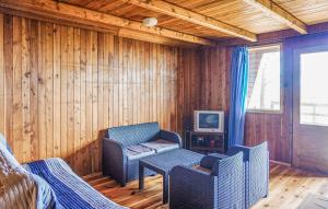 Χώρος καθιστικού στο 2 Bedroom Pet Friendly Home In Mielno