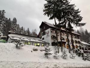 Budynek, w którym mieści się hotel