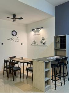 Kuchyň nebo kuchyňský kout v ubytování Tambun Ipoh 4BR 11Pax Full Aircond
