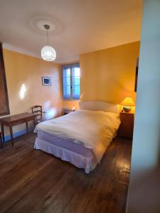 Postel nebo postele na pokoji v ubytování MAISON IRIBERRIA