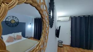 Ένα ή περισσότερα κρεβάτια σε δωμάτιο στο LittleLovely Studio