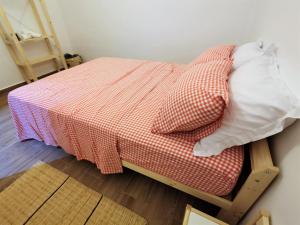 Voodi või voodid majutusasutuse Edy's STD04 toas
