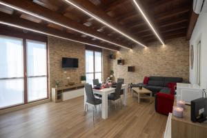 TV a/nebo společenská místnost v ubytování Effedi Loft