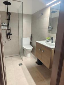 A bathroom at Home Volos