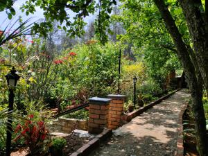 Pear Tree Entire 2BHK Villa Kotagiri外面的花园