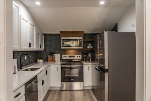 Η κουζίνα ή μικρή κουζίνα στο The Shire 255 B - Sienna - Downtown +12 φωτογραφίες