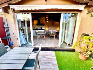 Balkón alebo terasa v ubytovaní 3 Casita-Estudio con Jardín en la playa