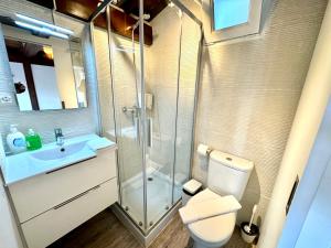 Kúpeľňa v ubytovaní 3 Casita-Estudio con Jardín en la playa + 11 fotografií