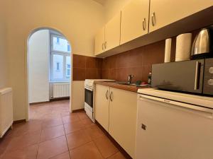 Galeriebild der Unterkunft Charming 1BR Apartment Perfect for Long stays in Wien