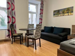 Galeriebild der Unterkunft Charming 1BR Apartment Perfect for Long stays in Wien