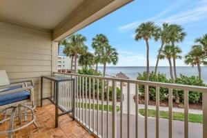 Μπαλκόνι ή βεράντα στο Oceans Pointe Nantucket inspired condo on the bay