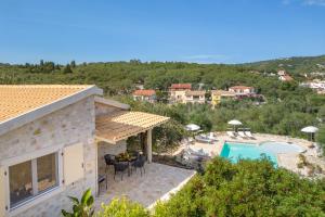 Bazén v ubytování Bibi - Danilia Cottages nebo v jeho okolí