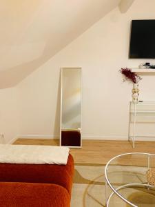TV a/nebo společenská místnost v ubytování Le Bora Cosy House - T2 lumineux et moderne à proximité du métro