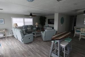 Posezení v ubytování So Beachy! Pet-friendly and free early check in!