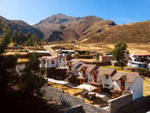 - Vistas a una localidad de las montañas en Lodge El Portal de Qopuy, en Coporaque