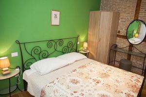 Ένα ή περισσότερα κρεβάτια σε δωμάτιο στο Vineyard Of Šibenik