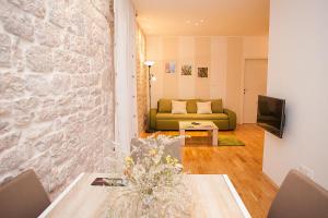 Μια τηλεόραση ή/και κέντρο ψυχαγωγίας στο Vineyard Of Šibenik