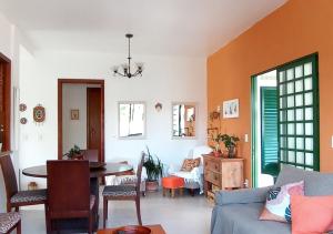 Ruang duduk di Casa de Praia Penha, Beto Carrero, 500m da Praia da Armação
