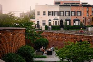 Zahrada ubytování The Ritz-Carlton Georgetown, Washington, D.C.