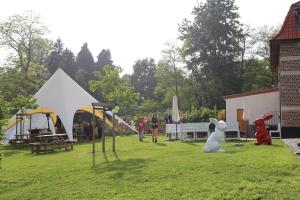 Herní místnost nebo prostor pro děti v ubytování B&B Hippo-Droom