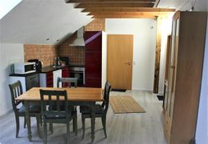 Kuchyň nebo kuchyňský kout v ubytování Apartment Kraemer Dax