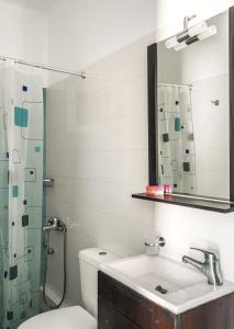 A bathroom at Iliovasilema VILLAGE