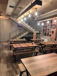 Un restaurante o sitio para comer en Guest house Garden Beach