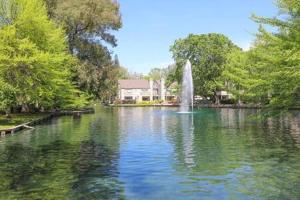 Gallery image of Experience Sacramento with Tranquil Lakeside Views in Sacramento