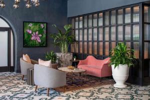Гостиная зона в The Eliza Jane, in The Unbound Collection by Hyatt
