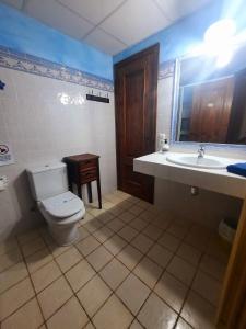 Koupelna v ubytování Casa Cotis Beceite
