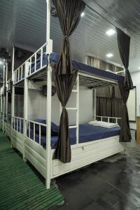 Palanda nebo palandy na pokoji v ubytování ZEST STAYS 1054-ANDHERI WEST