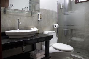 Ένα μπάνιο στο Illa Hotel