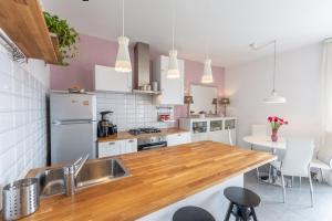 Kuchyňa alebo kuchynka v ubytovaní Apartment Zenko + 22 fotografií
