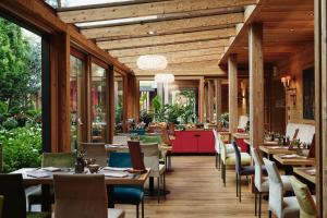 Restaurace v ubytování Small Luxury Hotel of the World - DasPosthotel