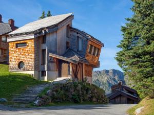 an old house on the side of a mountain at Chalet Avoriaz, 6 pièces, 12 personnes - FR-1-314-192 in Avoriaz
