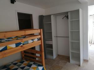 Postel nebo postele na pokoji v ubytování Joli studio calme et moderne