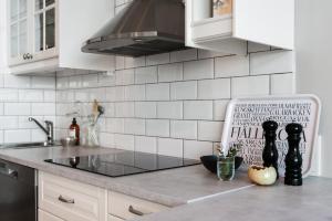 Cucina o angolo cottura di Charming Sea-view Haven by AJF Dream Living